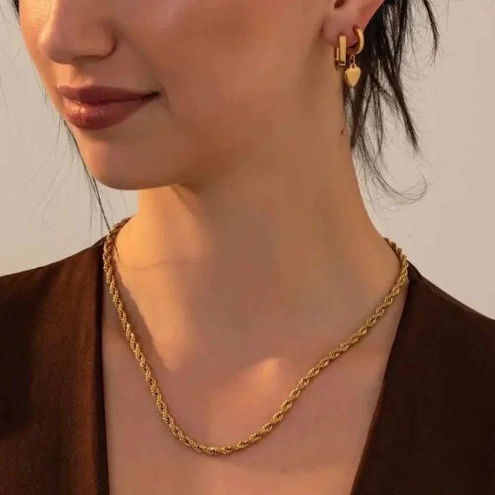 New 18K Gold Twisted Chain Minimalist Necklace, NICE NECKLACE, CUTE NECKLACE - Picture 1 of 5